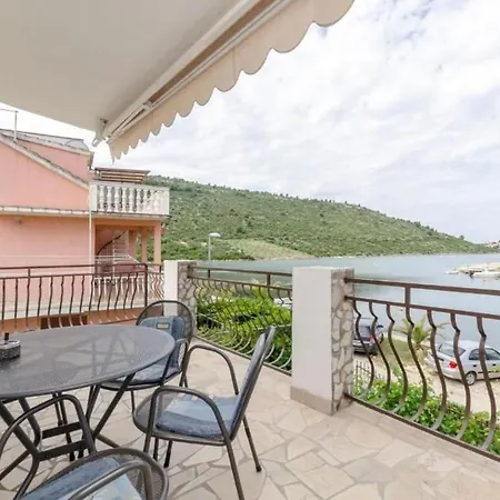 Brnabic * 로고즈니차